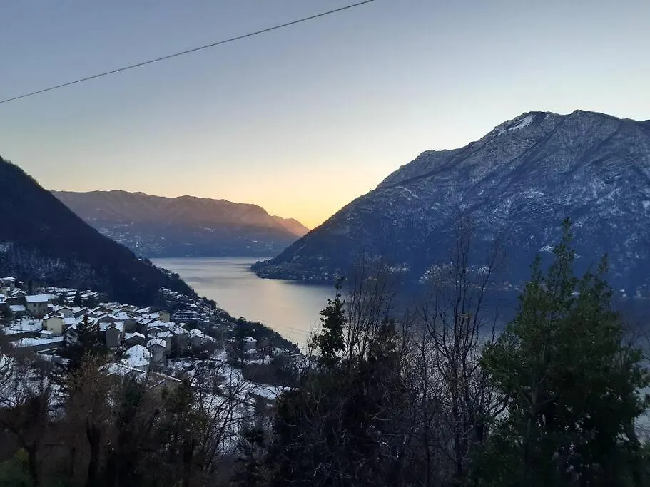 Horta - Charming Attic With Rooftop Lake View Lezzeno Appartement