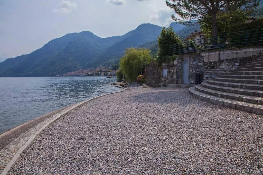 Horta - Charming Attic With Rooftop Lake View Lezzeno Apartment